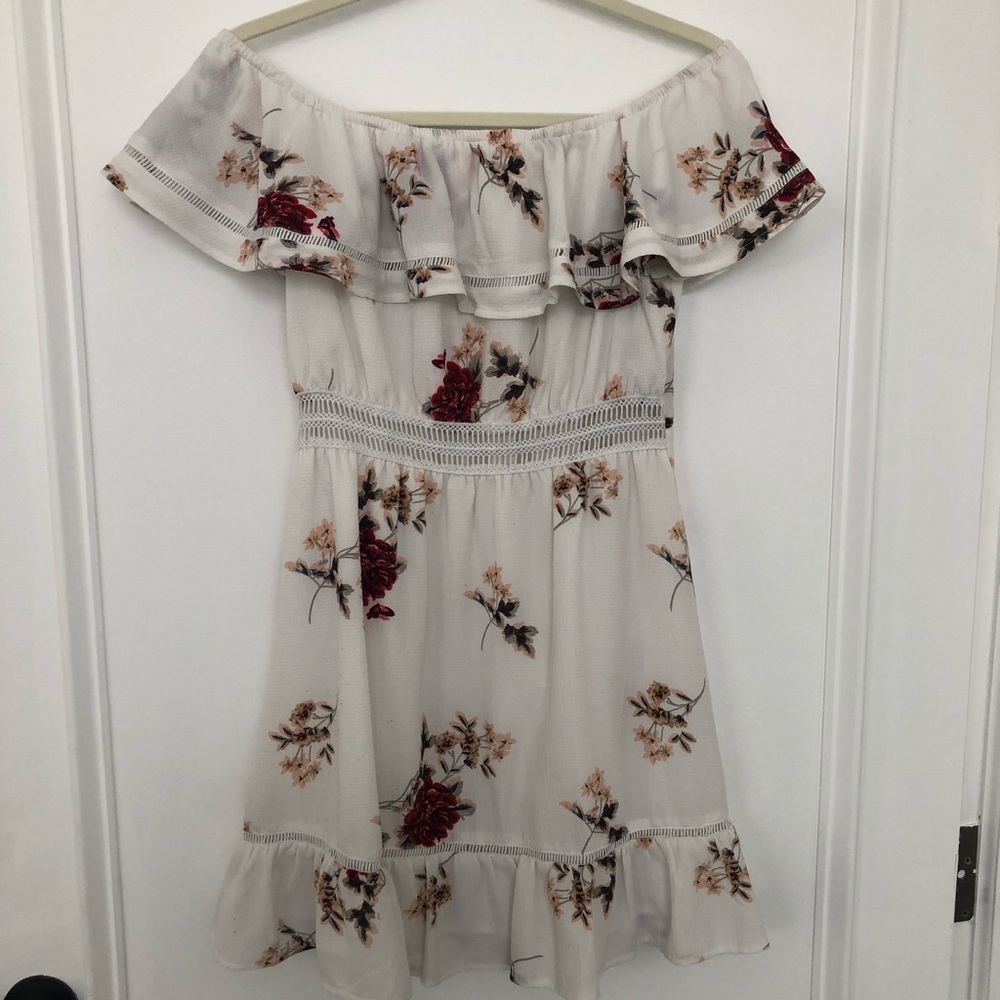 L’ATISTE OFF THE SHOULDER DRESS SIZE SMALL